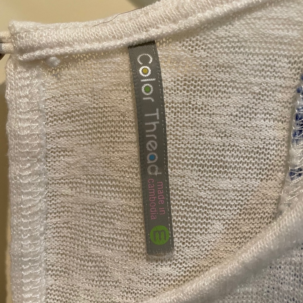 Color Thread Sleeveless Blouse - Picture 3 of 4